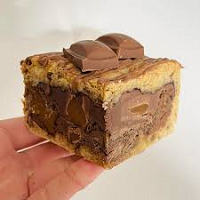 Caramel & Chocolate Cookie Pie 